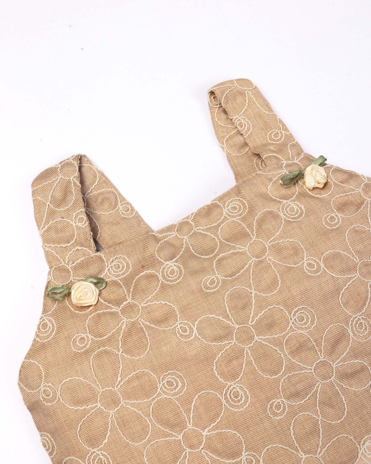 Linen Flower Embroidered Crop Top & 3/4 Pants