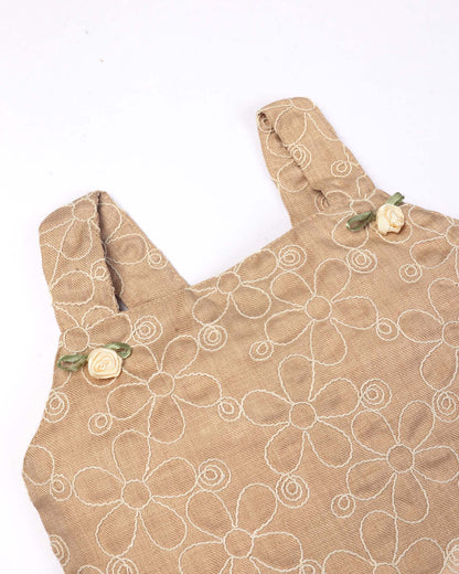 Linen Flower Embroidered Crop Top & 3/4 Pants