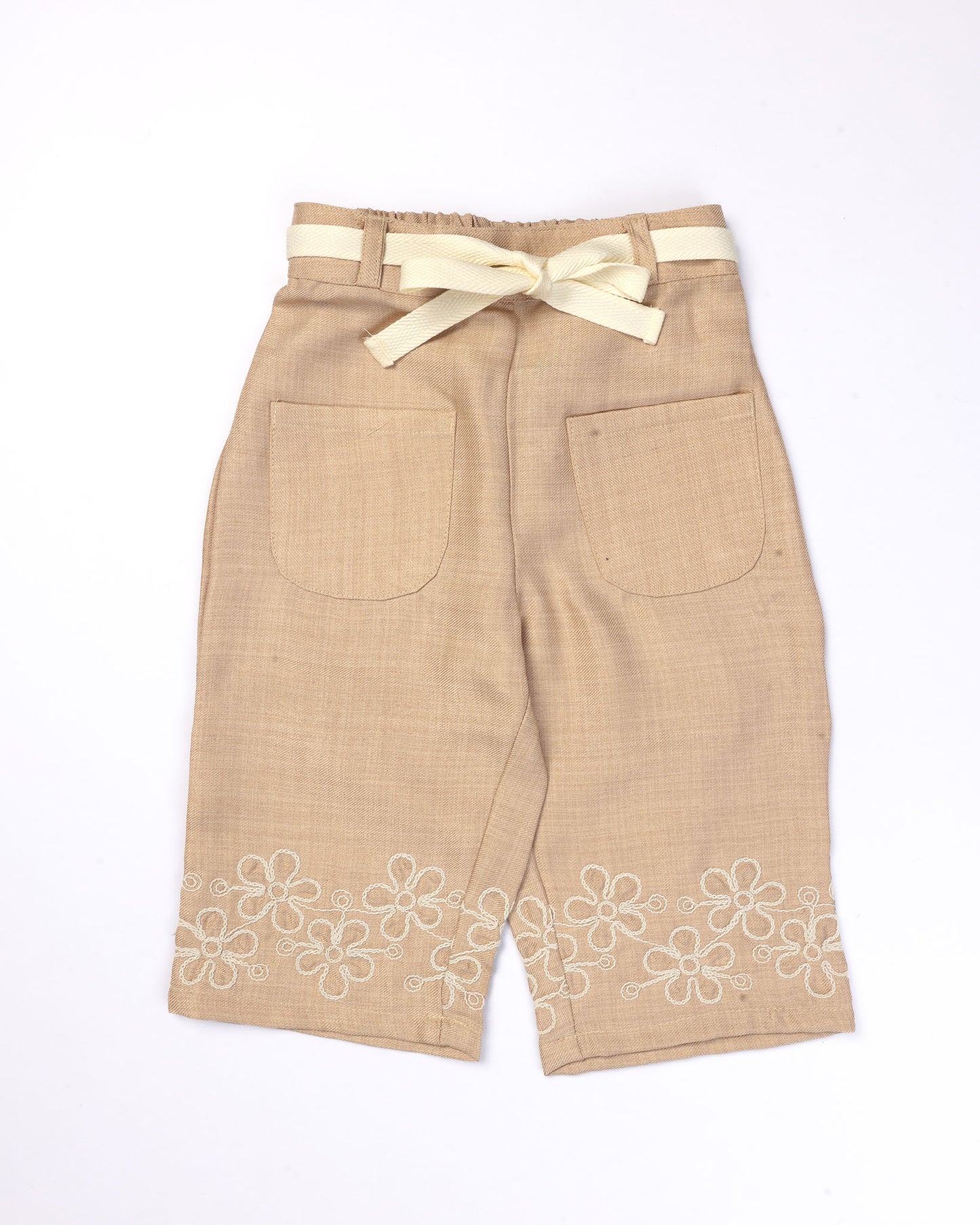 Linen Flower Embroidered Crop Top & 3/4 Pants