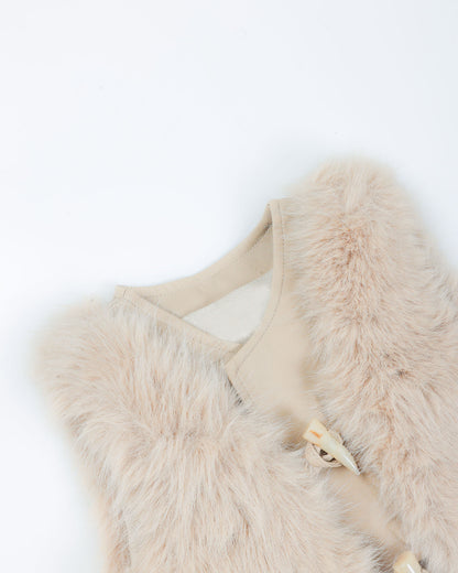 Cable Kint Sweater Midi Dress With Sleeveless Vintage Fur Jacket