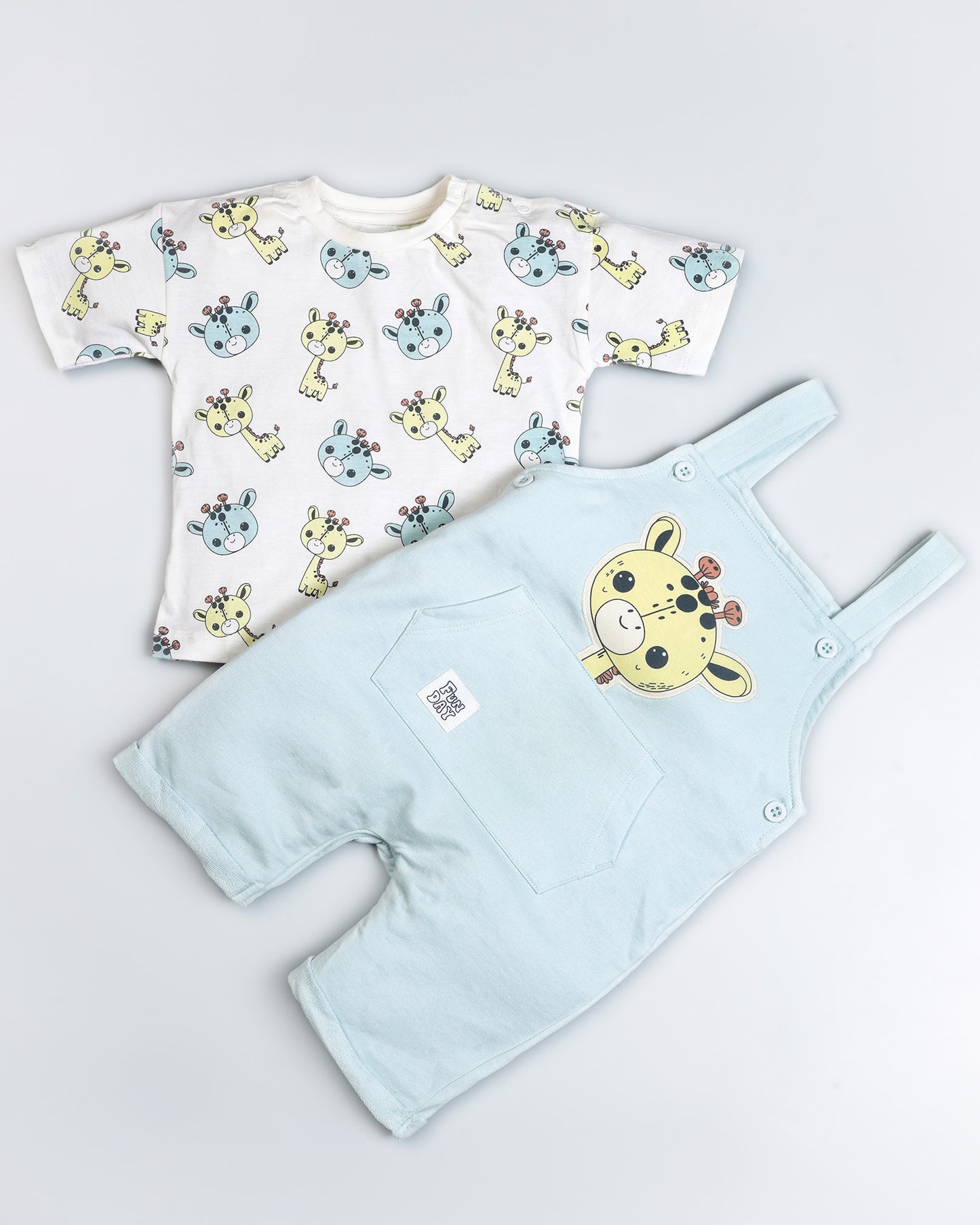 Baby Giraffe Printed Half Sleeve Dungaree Romper
