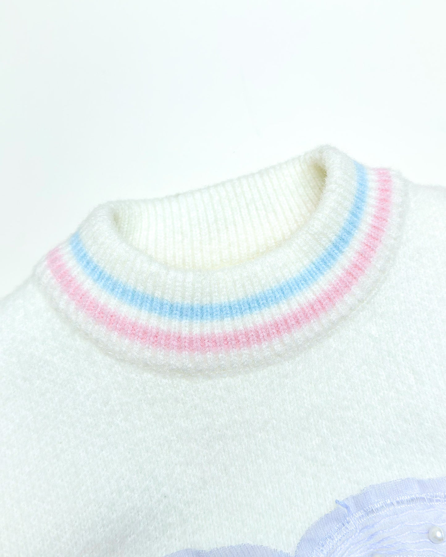 Heart Appliqué Full-Sleeve Pullover Sweater