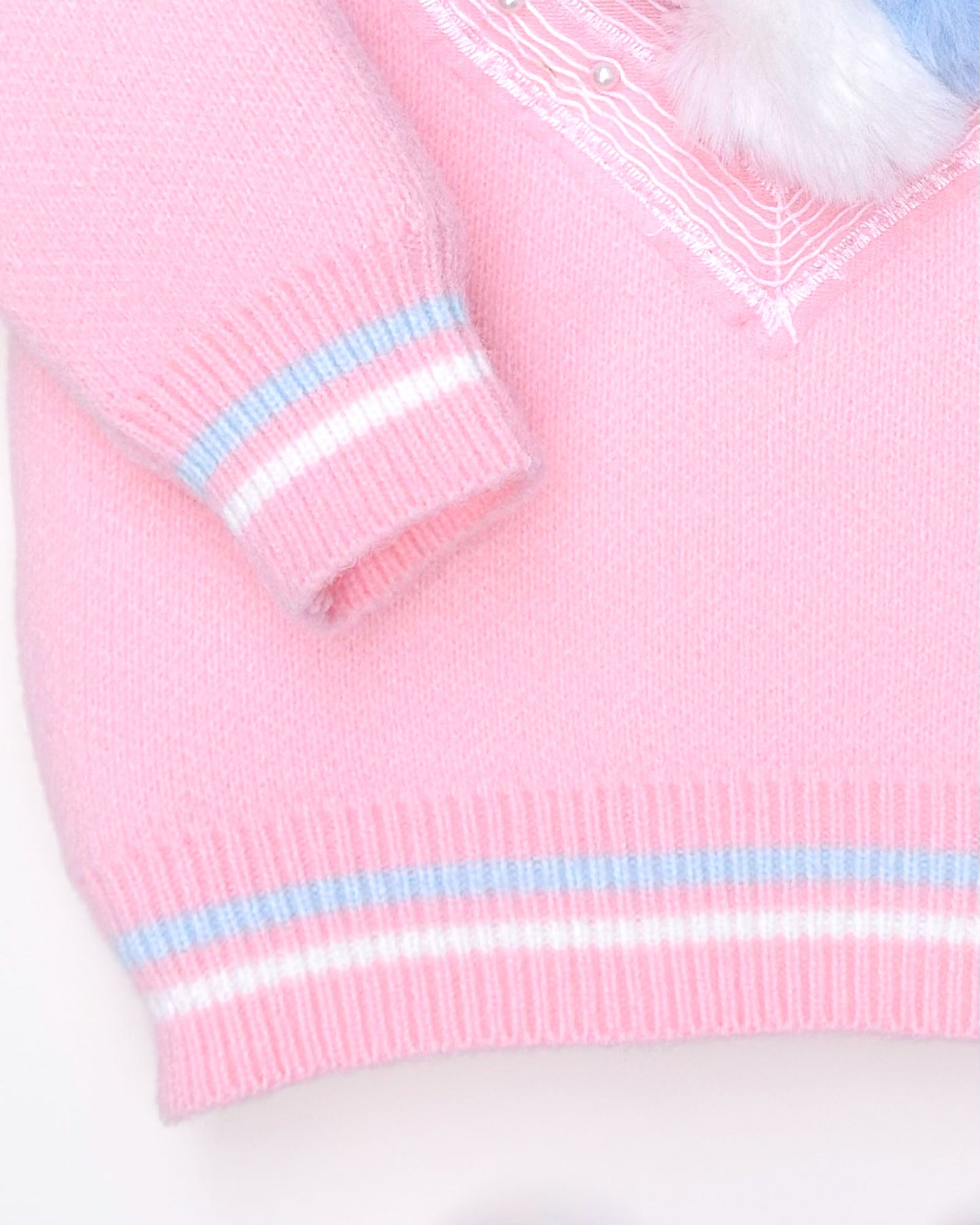 Heart Appliqué Full-Sleeve Pullover Sweater