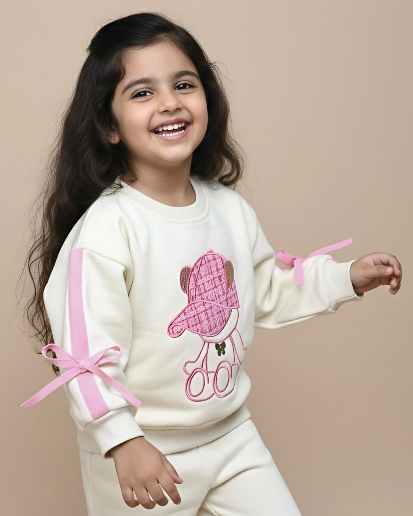 Full-Sleeve Teddy Bear Embroidery Sweatshirt