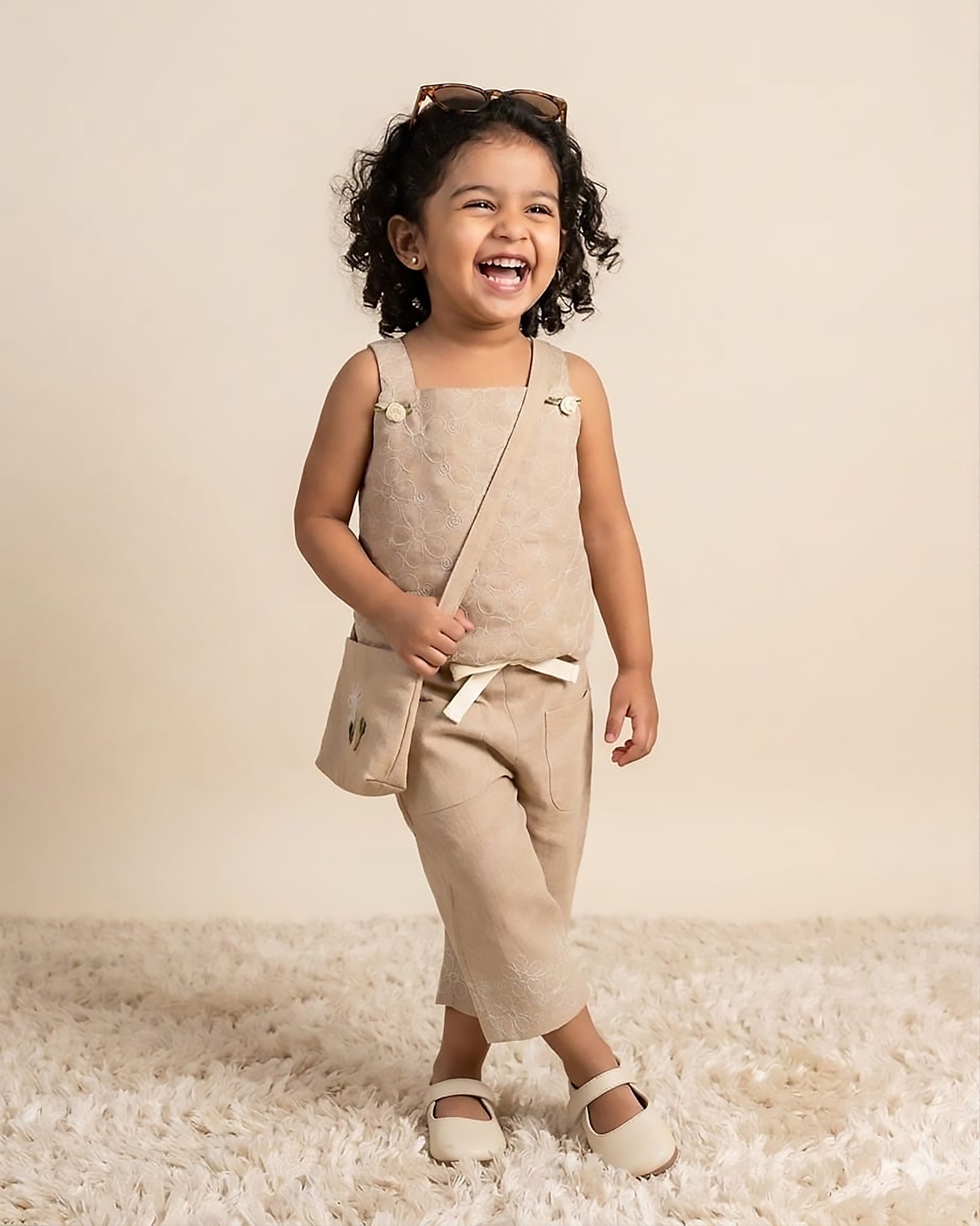 Linen Flower Embroidered Crop Top & 3/4 Pants